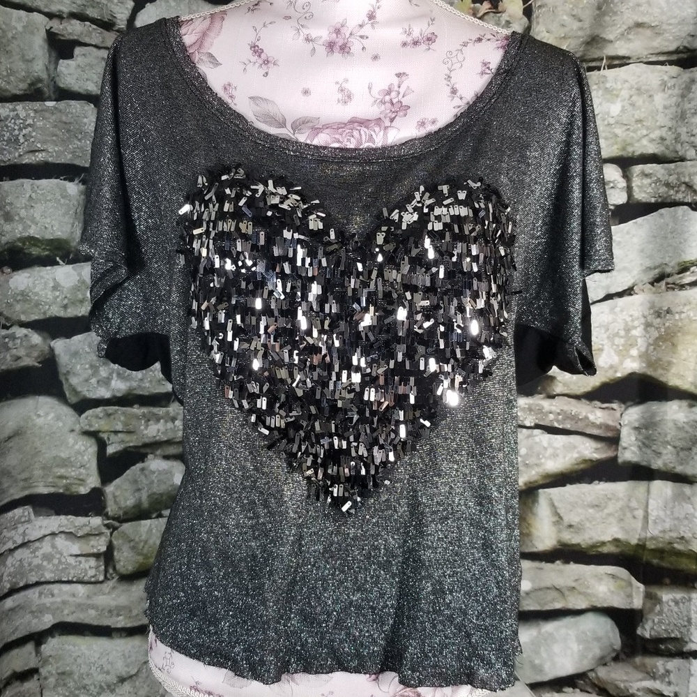 The Clas-sic Clothic Heart Top Size M